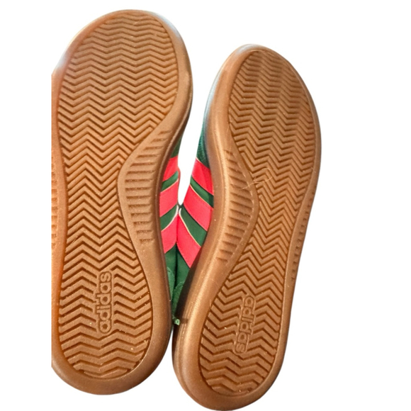 Womens Adidas barreda Sneakers 7.5 Green with Pink Stripes - Picture 7 of 8